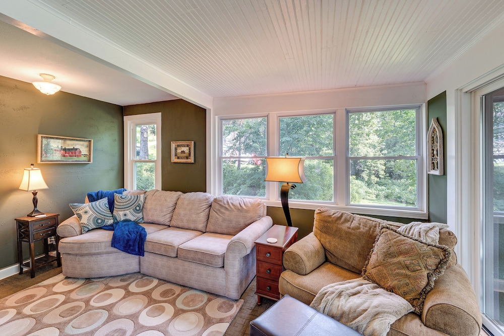Lake Geneva Family Gem w/ Fenced Dog Run!