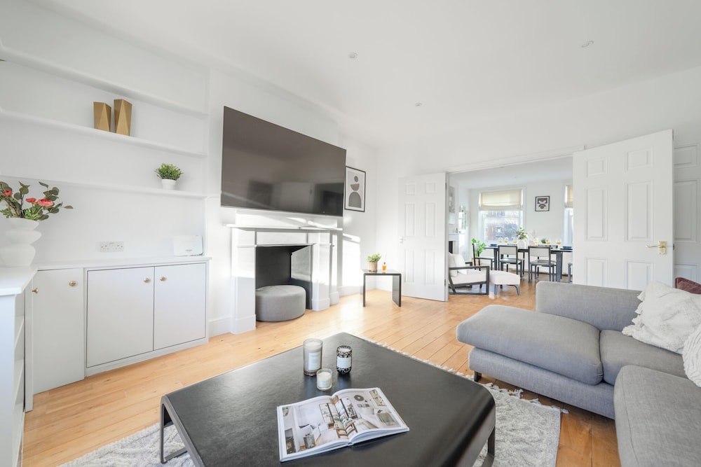 Hyde Park 3BR Retreat by Marble Arch