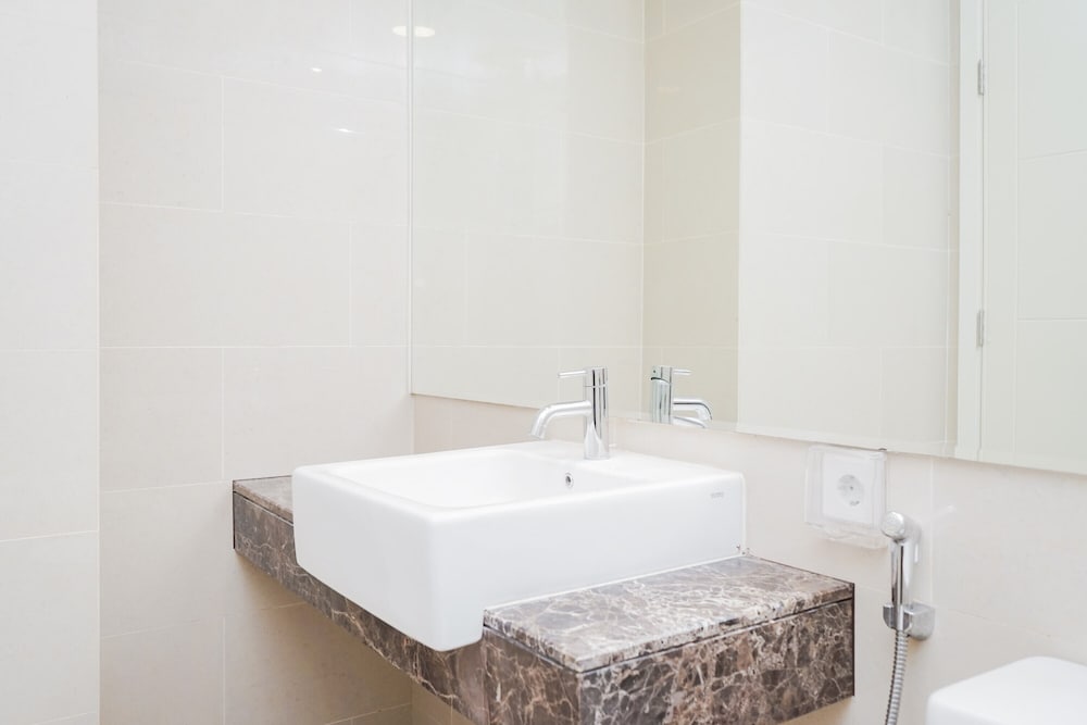 Best Modern and Homey 2BR Apartment at Casa Grande Residence, Jakarta - 14
