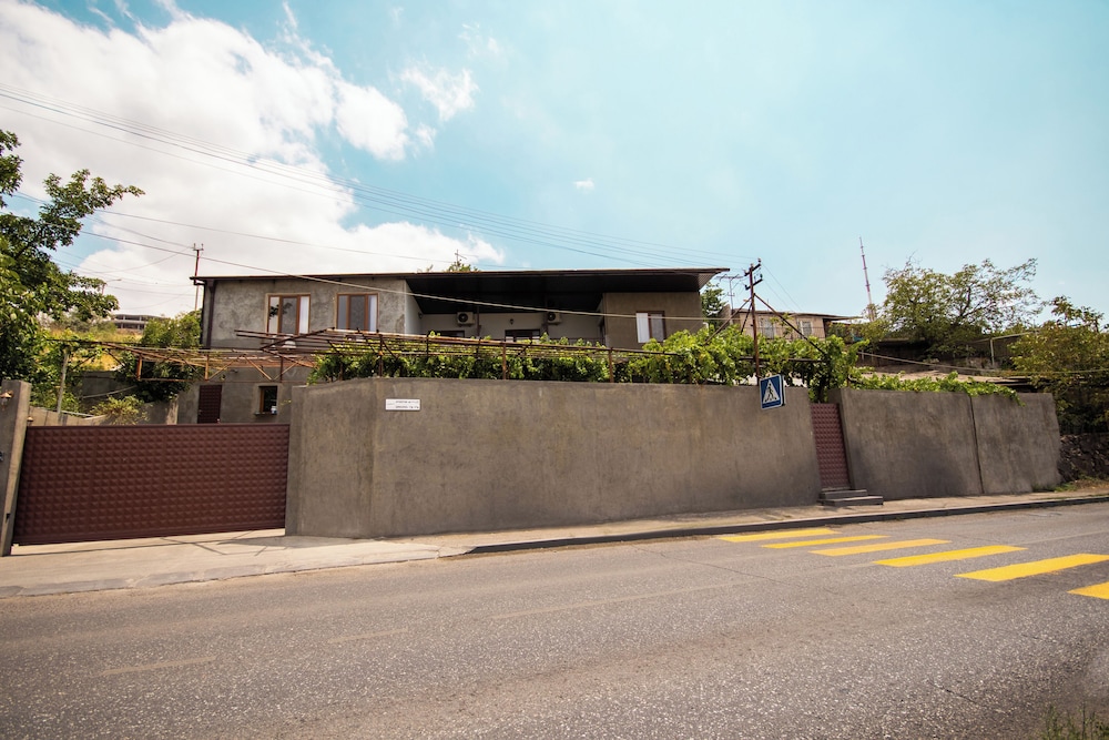 Hillside Guest House