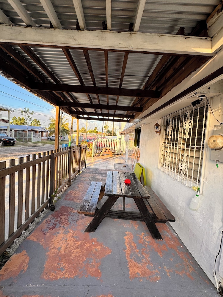 EL REY MOTEL & RESTAURANT
