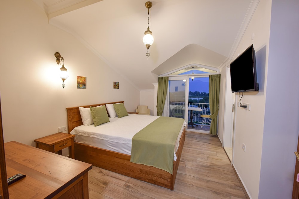 Infinity Ruby Hotel - Image 18