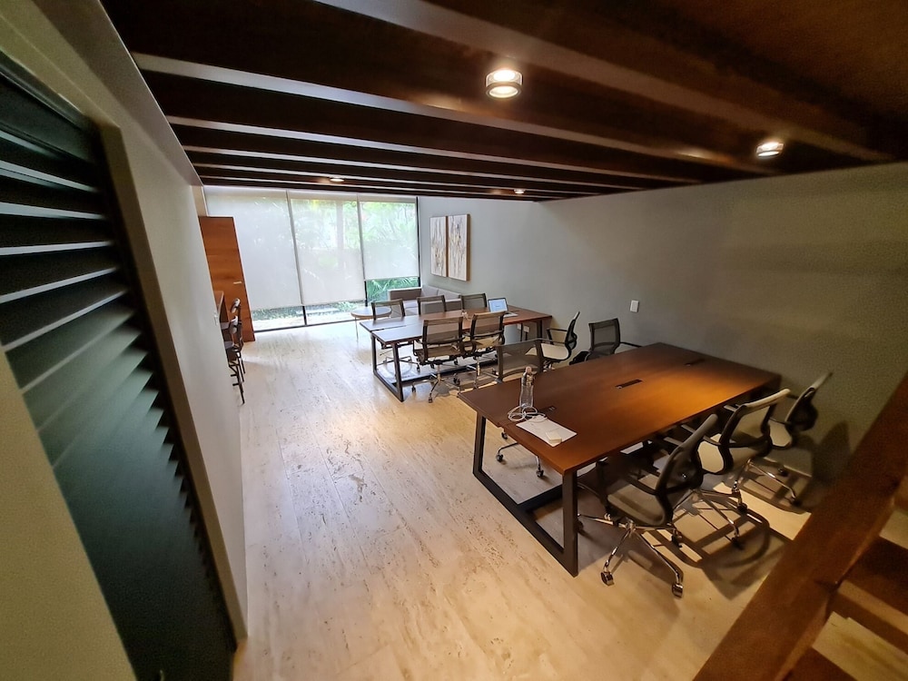 meeting & event spaces
