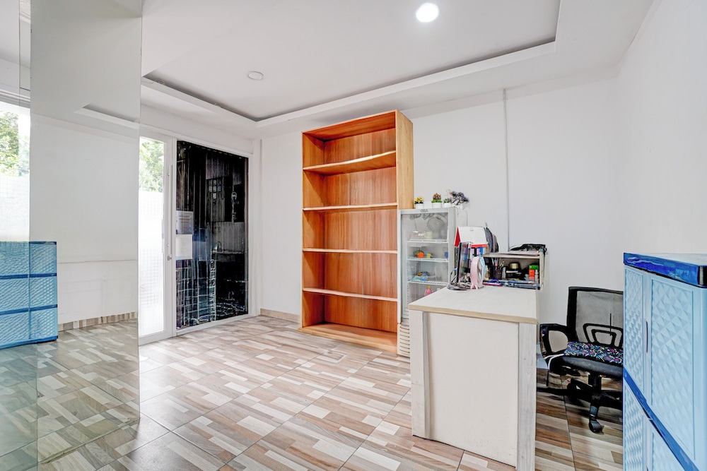 Capital O 94914 Kemayoran Guest House