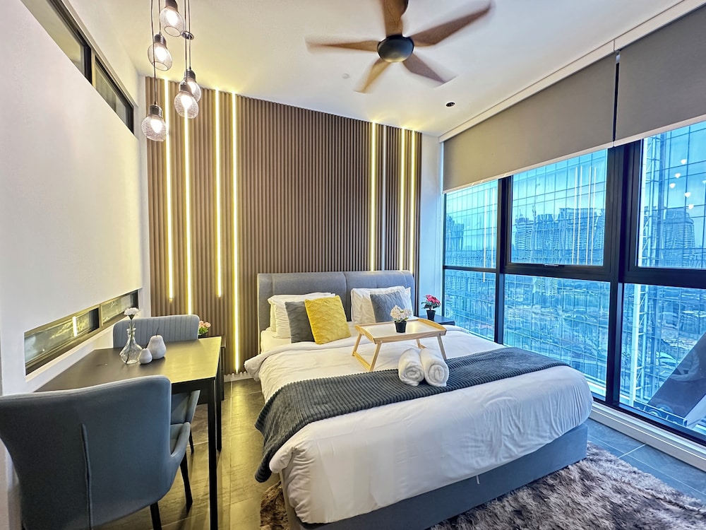 Scarletz Suites KLCC by Purple Orchid