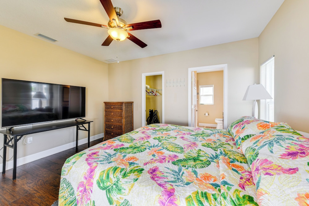 5 Mi to Beach: Family Retreat in Sarasota!