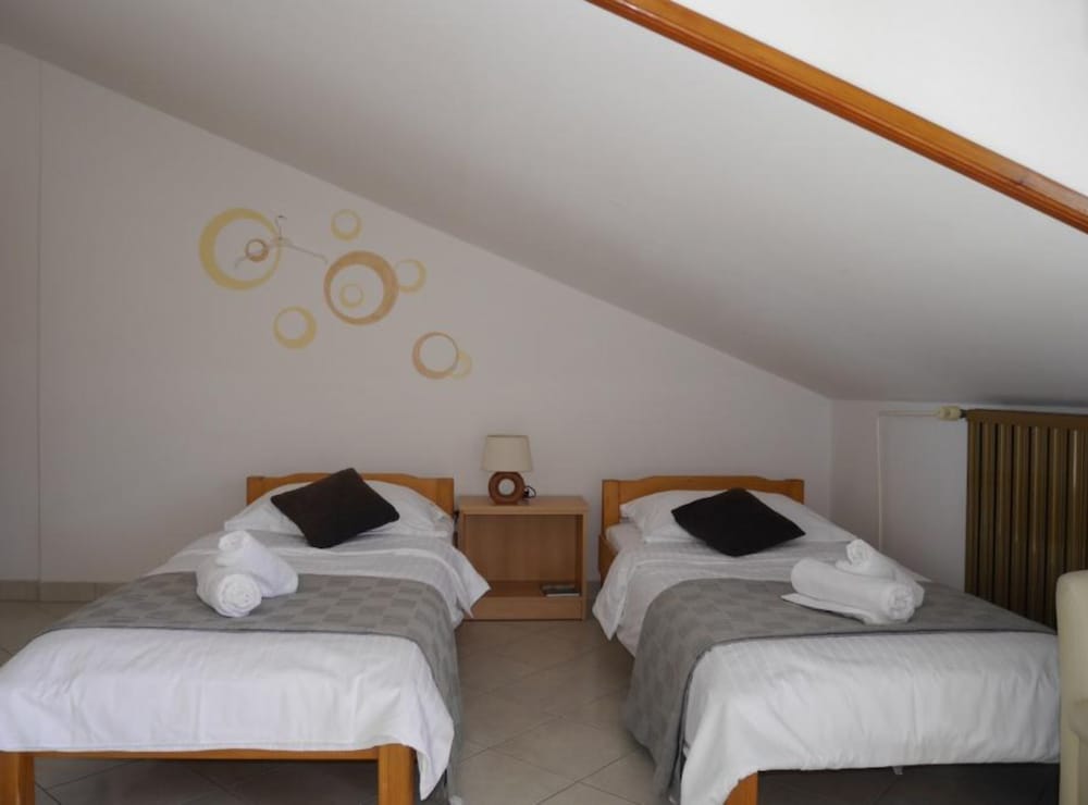 Dugi Rat Seaside Apartments