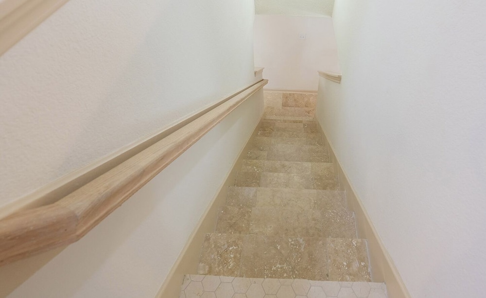 5Bdrm 2.5Bath 9Beds - The Nest Big House - Image 5