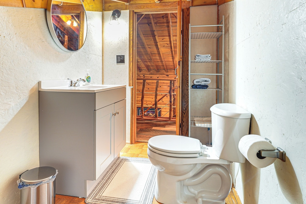 Secluded Lodge Stay: Day Trip to Audra State Park!