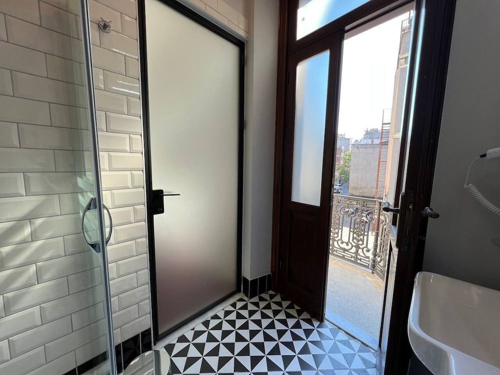 Rafinn Otel - Image 37