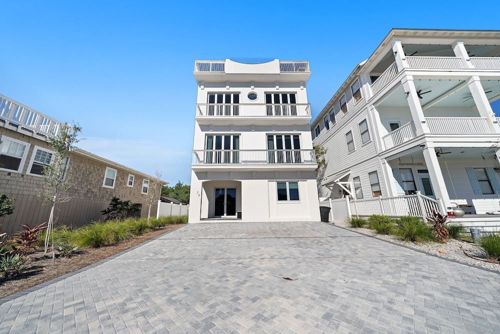 Ocean Breeze 5 Bedroom Home