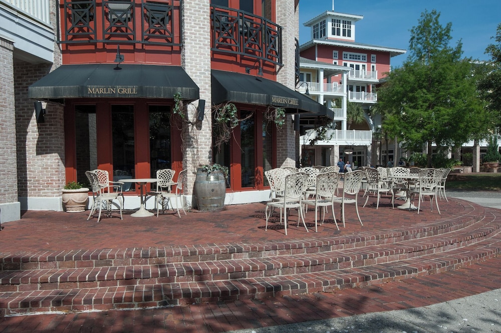 Augusta Village Sandestin by Gibson BR