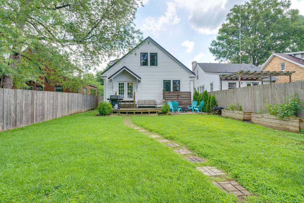 Charming Louisville Retreat w/ Patio & Fireplace!