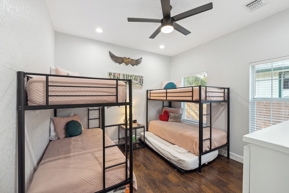 Walk to Alamodome! Stylish Home w/ Private Parking