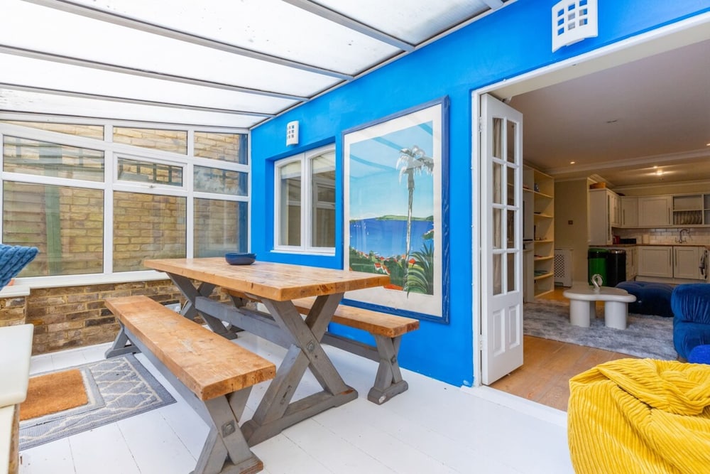 Gorgeous 2BD Garden Getaway, Victoria Park