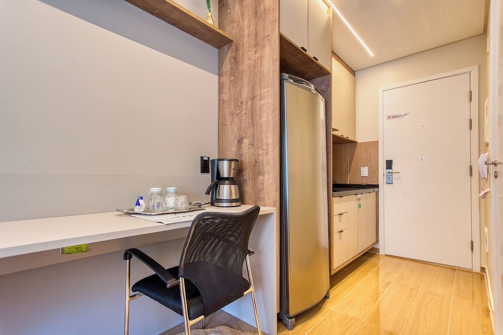 Flat na Vila Mariana c Varanda pr x ao Metr