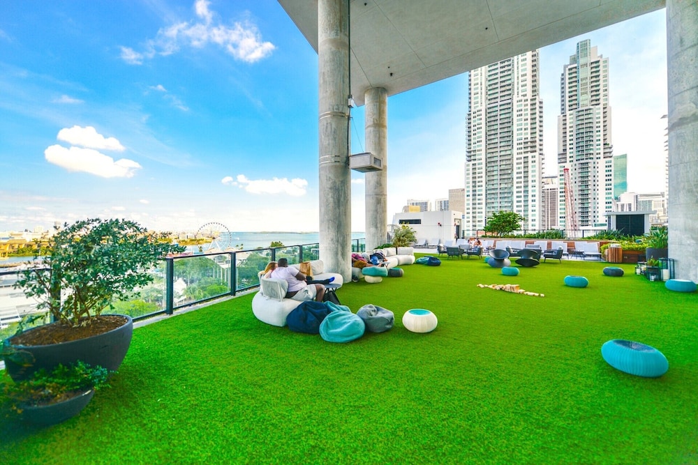 City & Bay Views in Downtown Miami