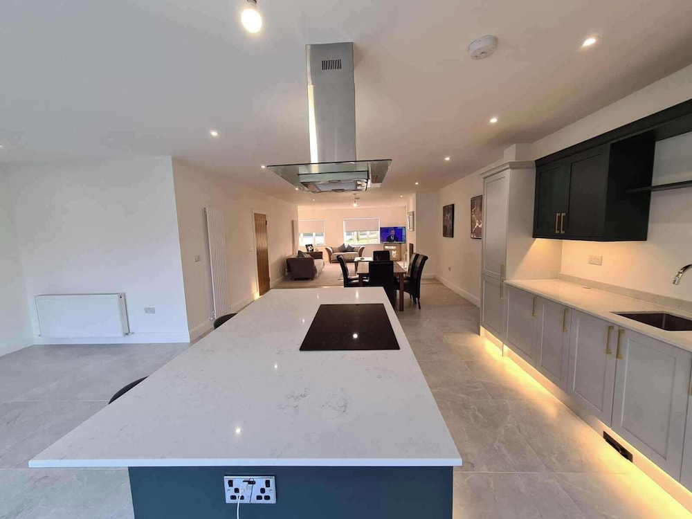 Cosy New 4 bed in Ramsgate Close to Quex Park