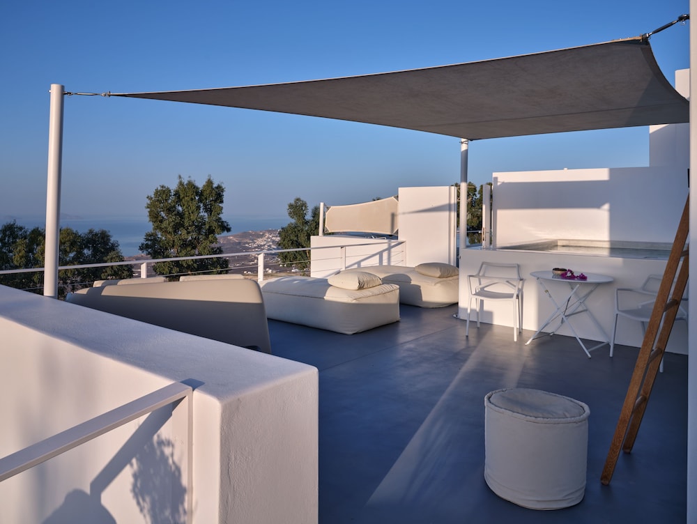 Santorini Heights