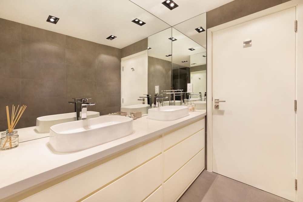 Luxurious 2 Bed Apt on Palm Jumeirah