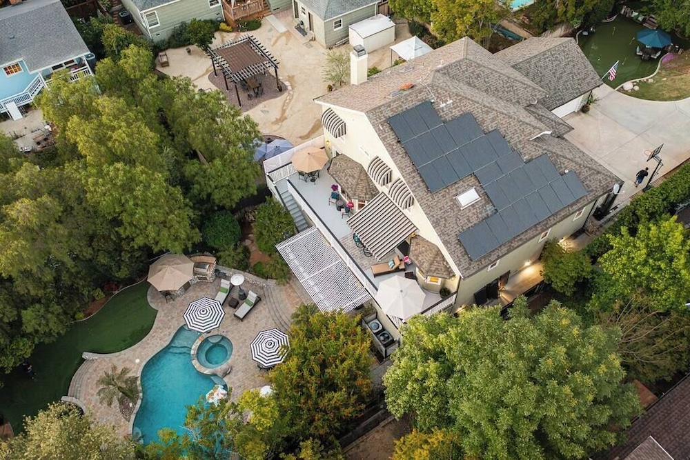 Luxury 5br 3 5ba w Pool Hot Tub
