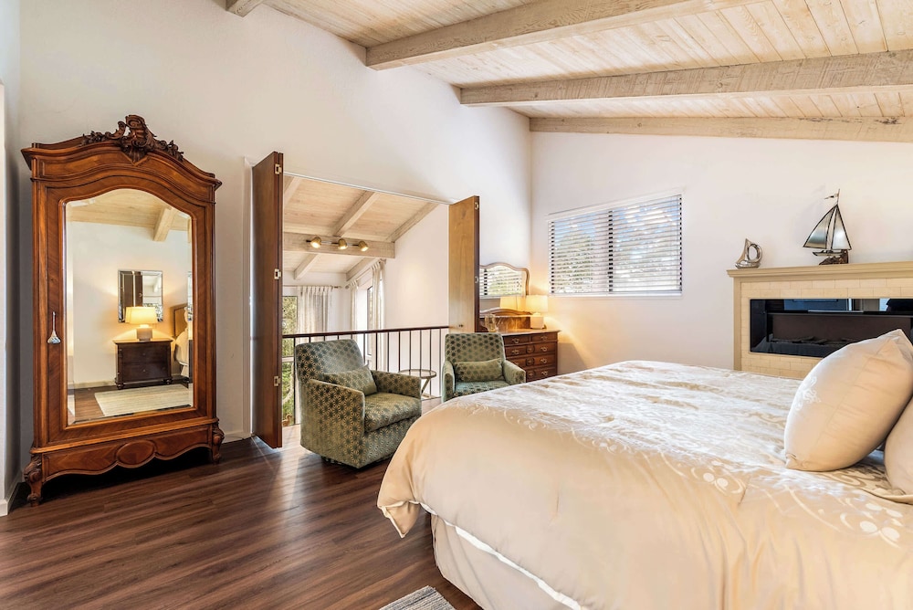 Heavenly Carmel Stay for 10!