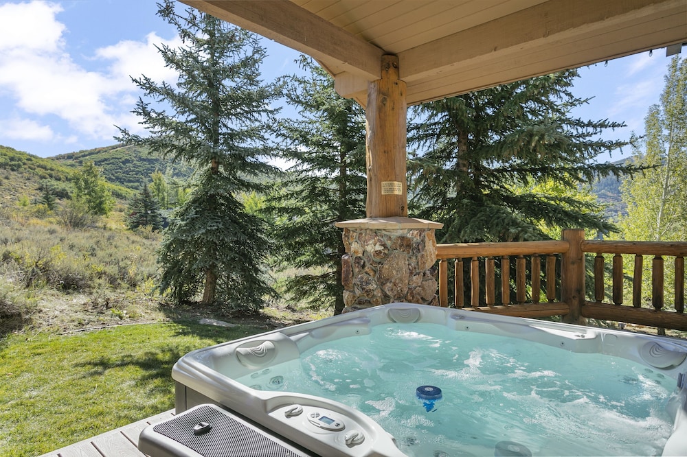 Thistle Drive Home at Deer Valley Resort - 4 Bedroom Home #3020 4 Condo
