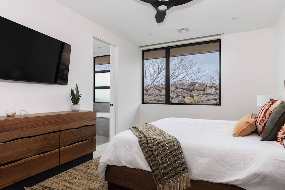 Snow Canyon Luxury Home #9 3 Bedroom Home view 4