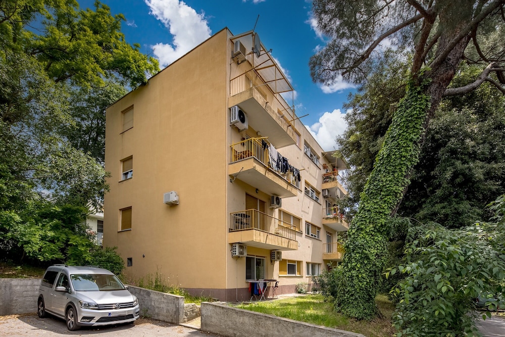 City Apartment Nurli Near Beach