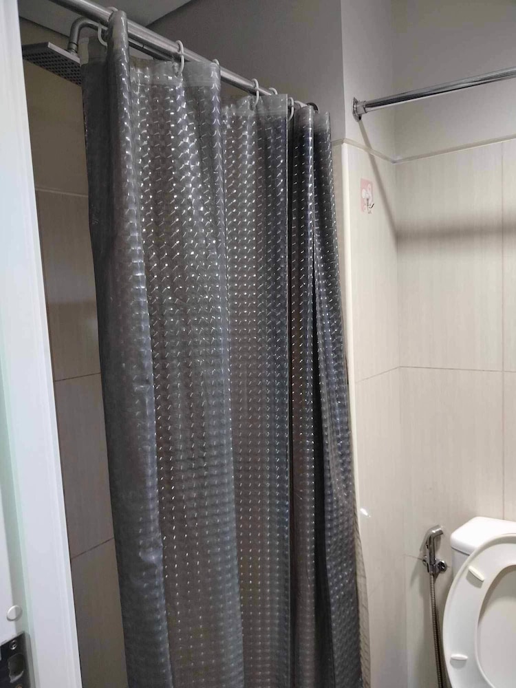 Peaceful Pasay Oasis - Entire Apartment for Rent