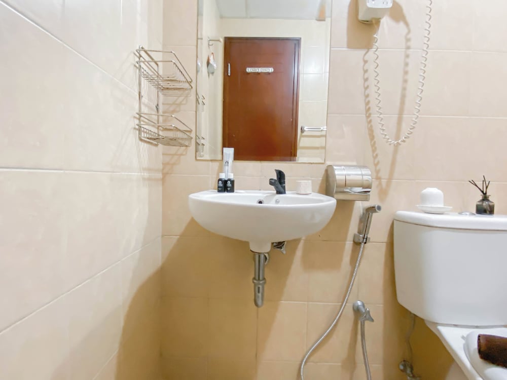 Spacious And Cozy 2Br With Extra Room At Marina Ancol Apartment