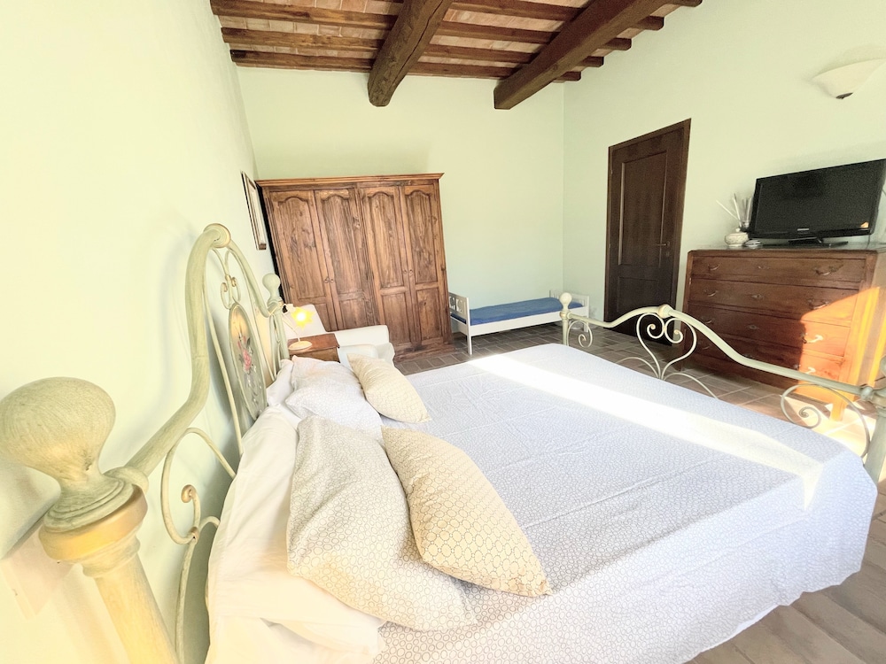 Detached Villa With Games Room, Pool, and Panoramic Views in San Damiano