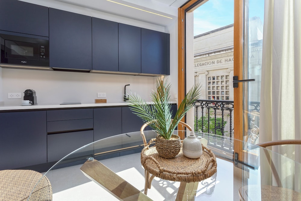 Bright Apartment in Seville. Tomás de Ibarra II