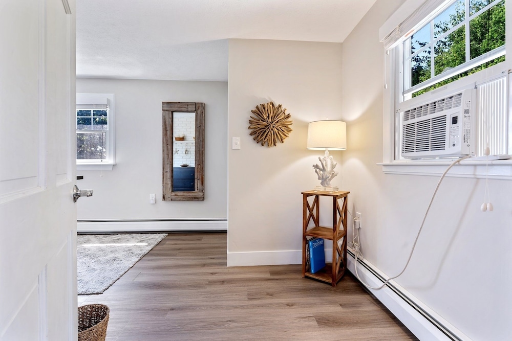 Beachwood Getaway Sleeps 10!