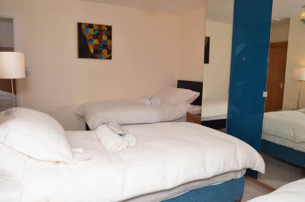 Stroud Vacations - Cotswolds Valleys Accommodation-Stony Hs - Property Image 4