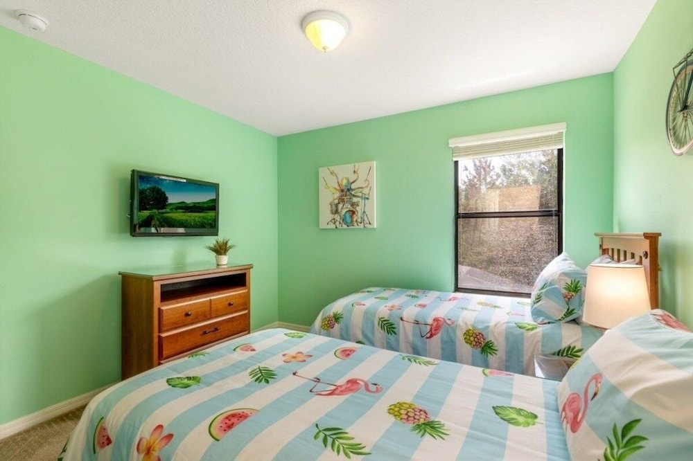 Luxury 4br Retreat W/ Pool, Game Room Near Disney 4 Bedroom Villa