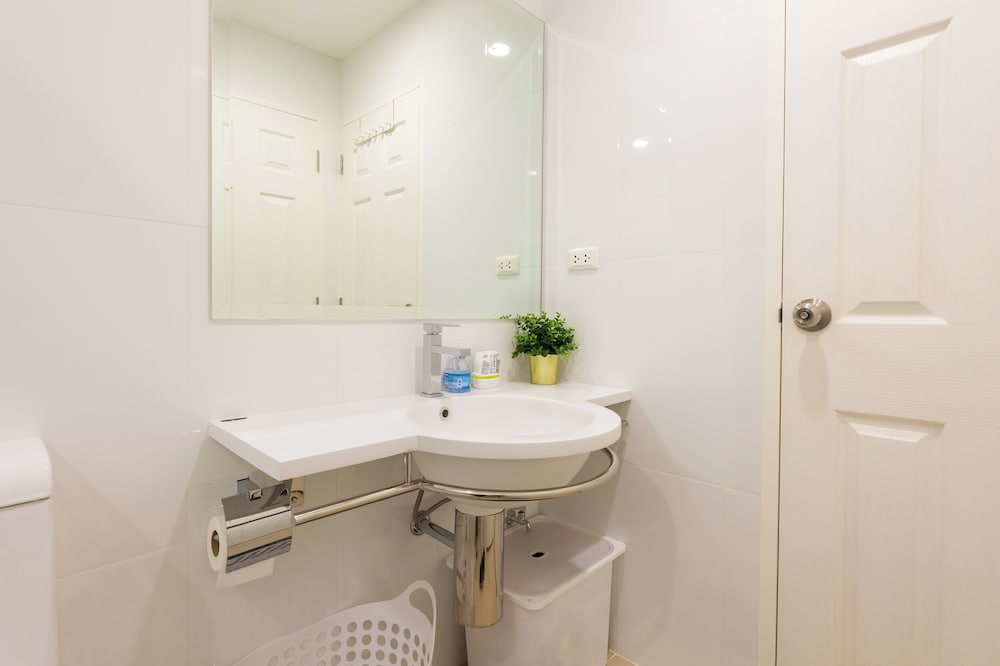 1702 - 2 Bdr Condo With Seaview Boathouse Hua Hin
