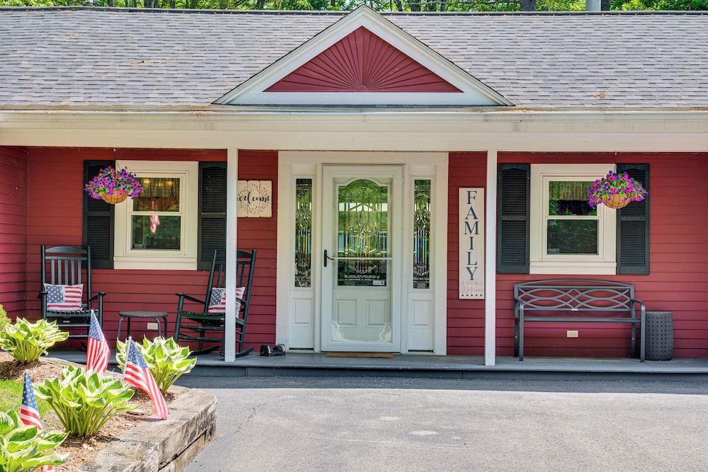 Home w/ Outdoor Entertainment Area in Ashland!