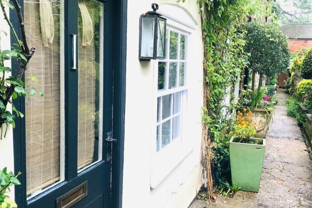 Mews Cottage off Marlborough High Street