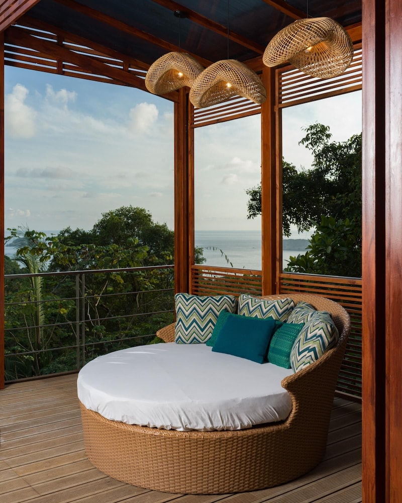 Stunning 7 BR Villa Manuel Antonio Sanctuary