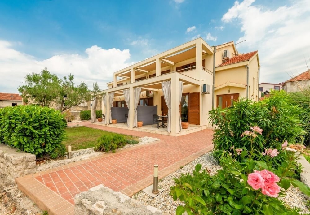 Photo 20