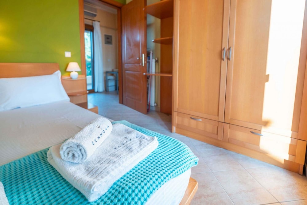 Zennova 18 Villa Sea-cret view 3