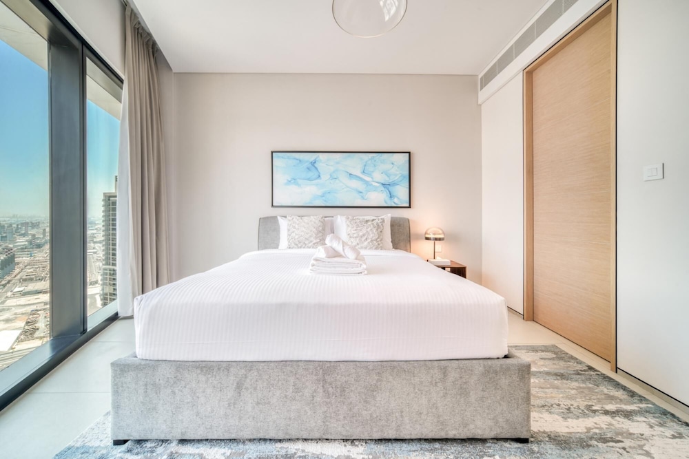 Serene Beachfront Ain Dubai View at Address JBR