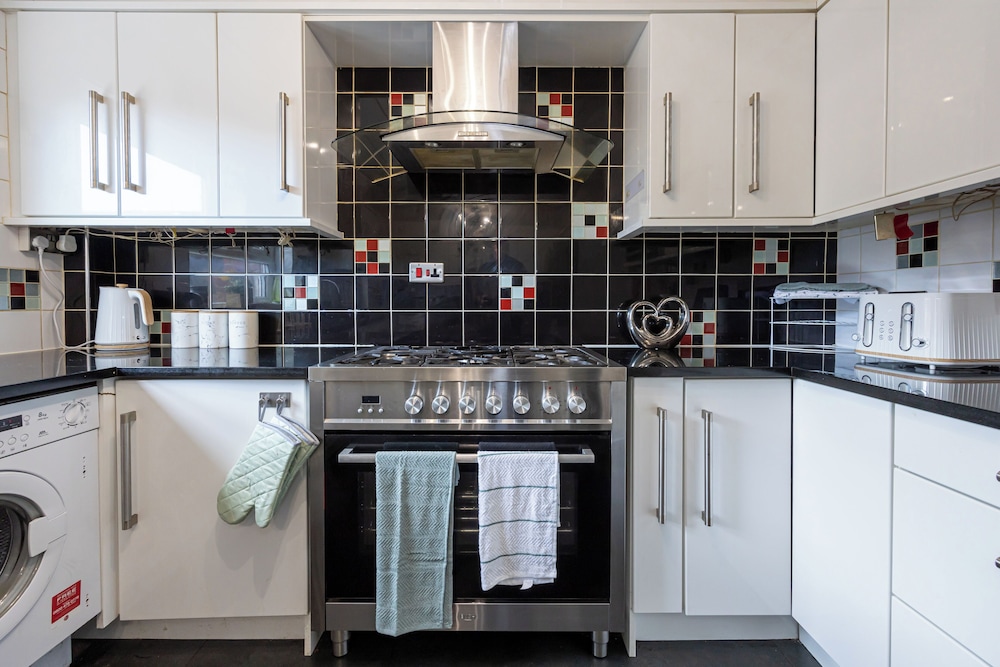 Relaxing 4BR Near City Centre