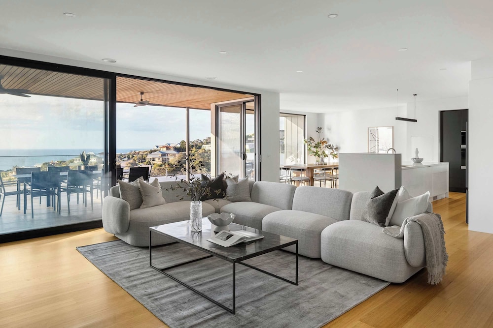 Valora Luxury By The Bay