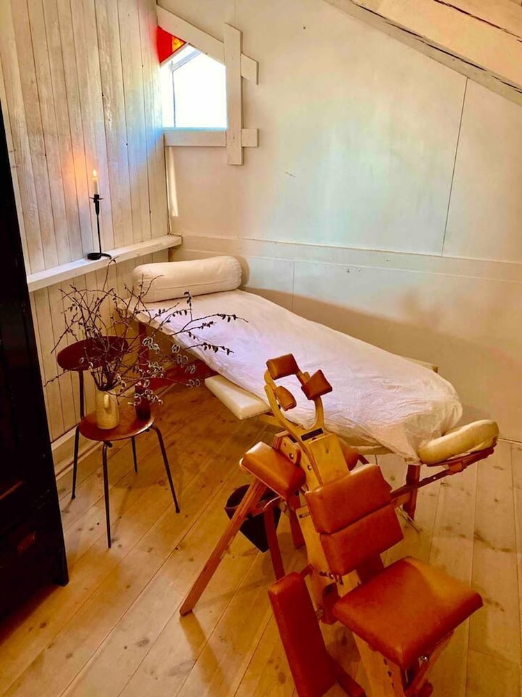 Romantic Spa Villa With Fireplace by the Lake view 5