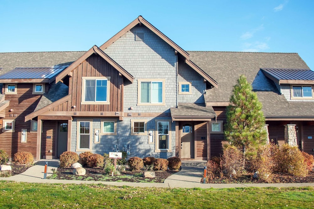 Vacation Homes at Suncadia Resort, in Destination by Hyatt view 5