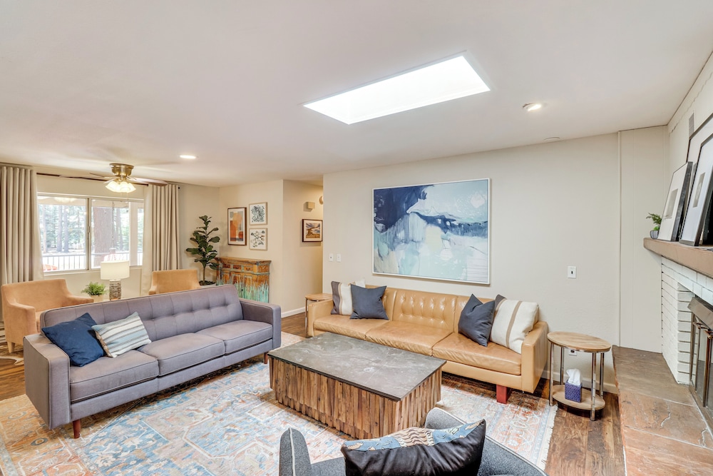 Spacious Decks: Family Pinetop Country Club Home