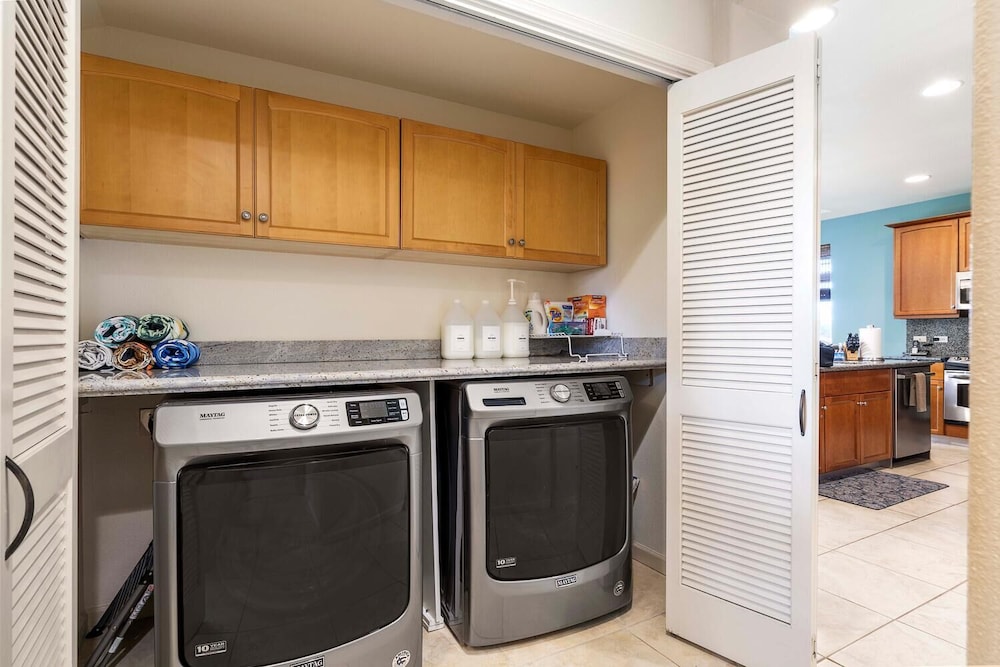 Luxurious View Corner Townhome - Great Views - VIP Beach Pass - Vrkcv