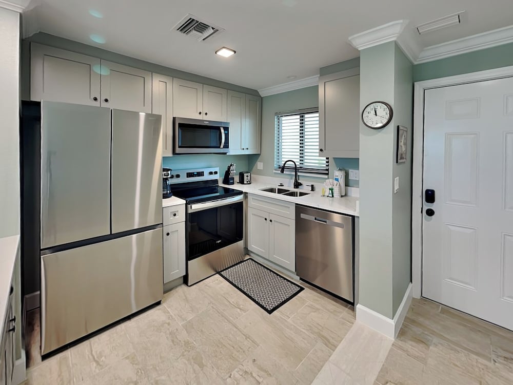 Seaside 5 by Distinctive Beach Rentals